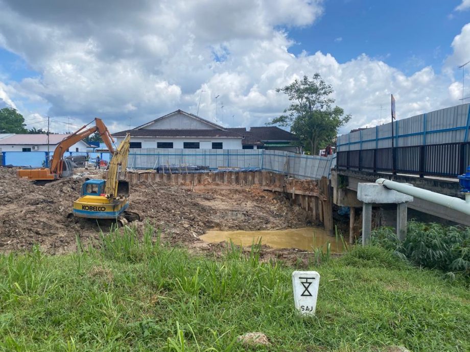 已签发 柔:丽佳花园桥梁河堤地面下陷 县议会关闭2个月加固