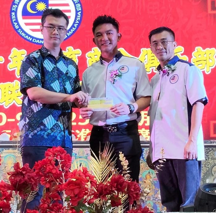 大马青体商俱乐部捐50万令吉予华小及慈善机构，31单位受惠