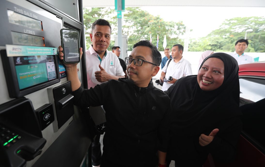 已签发 柔:封面:BUDI95| 津贴汽油政策新跑顺畅 新机制一度混淆消费者