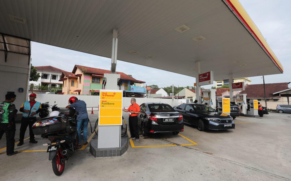 已签发 柔:封面:BUDI95| 津贴汽油政策新跑顺畅 新机制一度混淆消费者