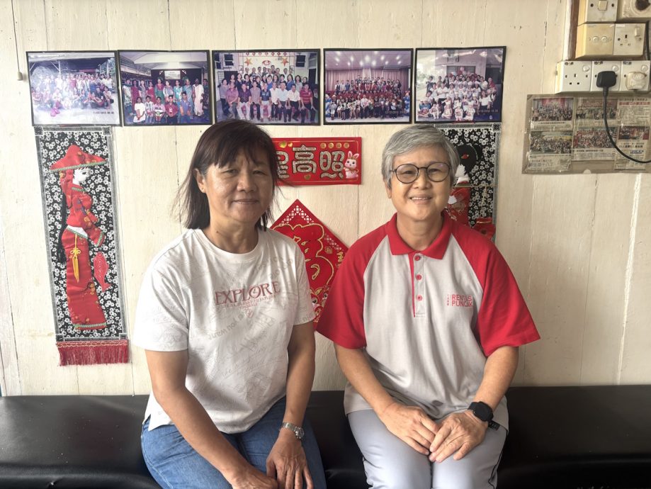 已签发 柔：封面：善心美事：锺水莲带资源返家乡助人