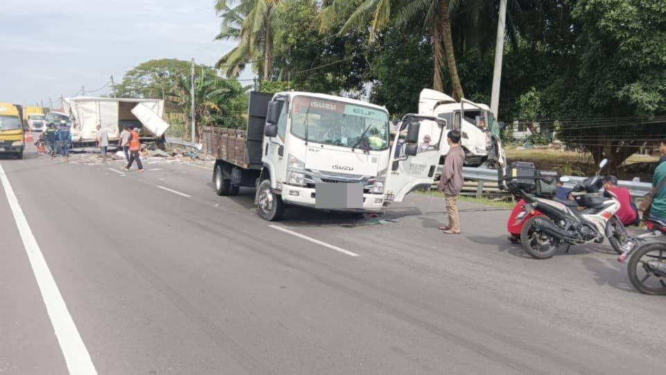 已签发 柔：峇3罗里4车连环撞，酿1死7伤惨剧