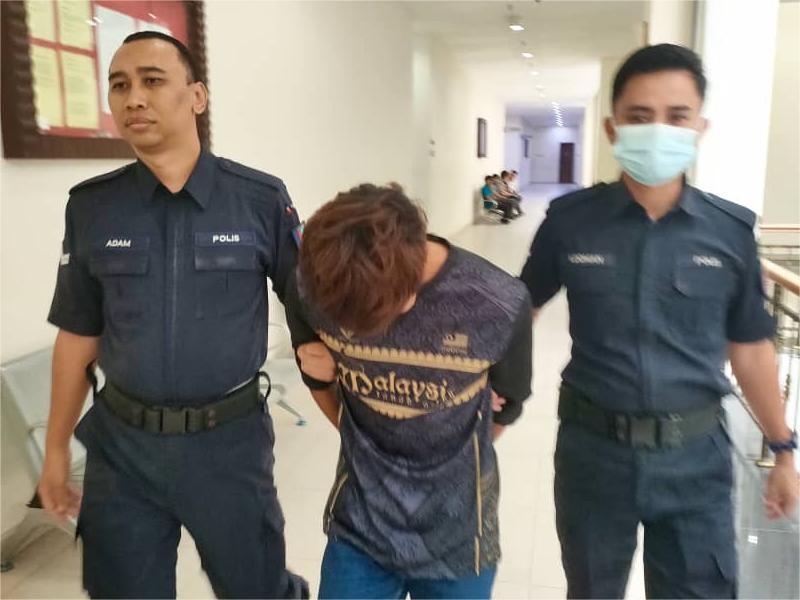 已签发 柔：新闻：22岁机械操作员涉嫌性侵16岁少女