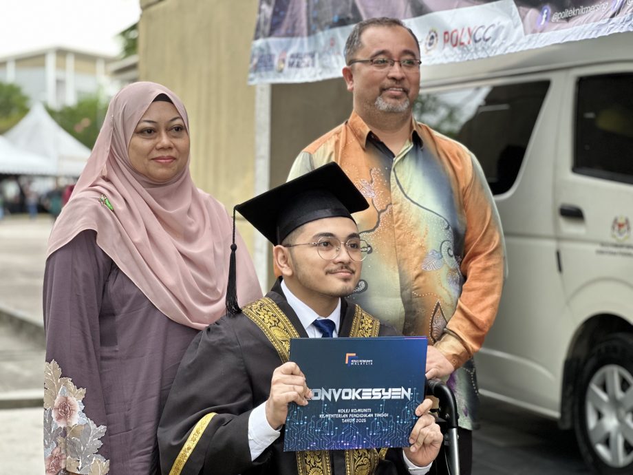 已签发 柔：新闻：柔佛州社区学院迎来615毕业生唱响骊歌