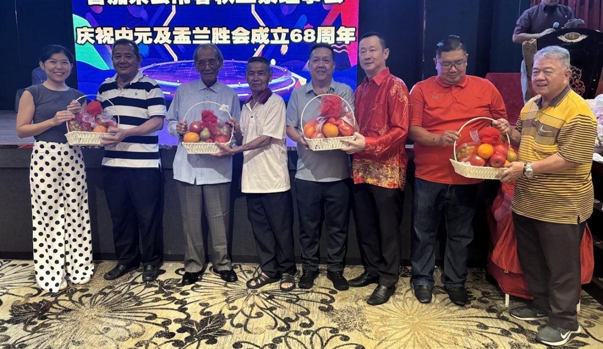 已签发 柔:版头之一:黄炣卿:昔加末公市二楼工程一再拖延,市议会终止承包商工程