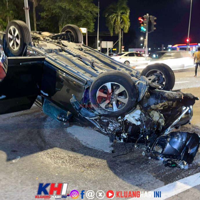 已签发 柔:疑闯红灯酿祸涉2车1摩托车 司机乘客受伤