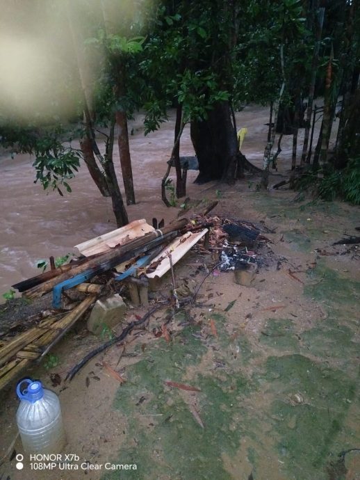 已签发//吉粦露营地400人受困山洪·新古毛消拯局派员救援