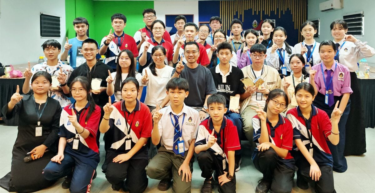 **已签发**柔：可头条：峇文西苏莱曼国中华文学会首办辩论赛