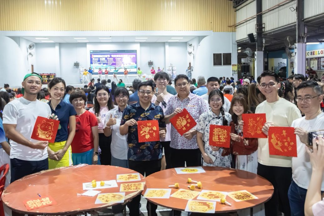 **已签发**柔:头条之一:泗隆新村再办中秋活动 逾千人同庆