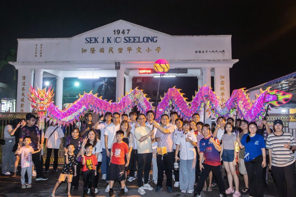 **已签发**柔:头条之一:泗隆新村再办中秋活动 逾千人同庆