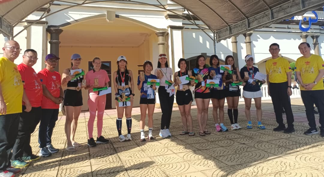 **已签发**柔:头条之一:麻国际双桥半马盛大举行 逾4000国内外跑者参与