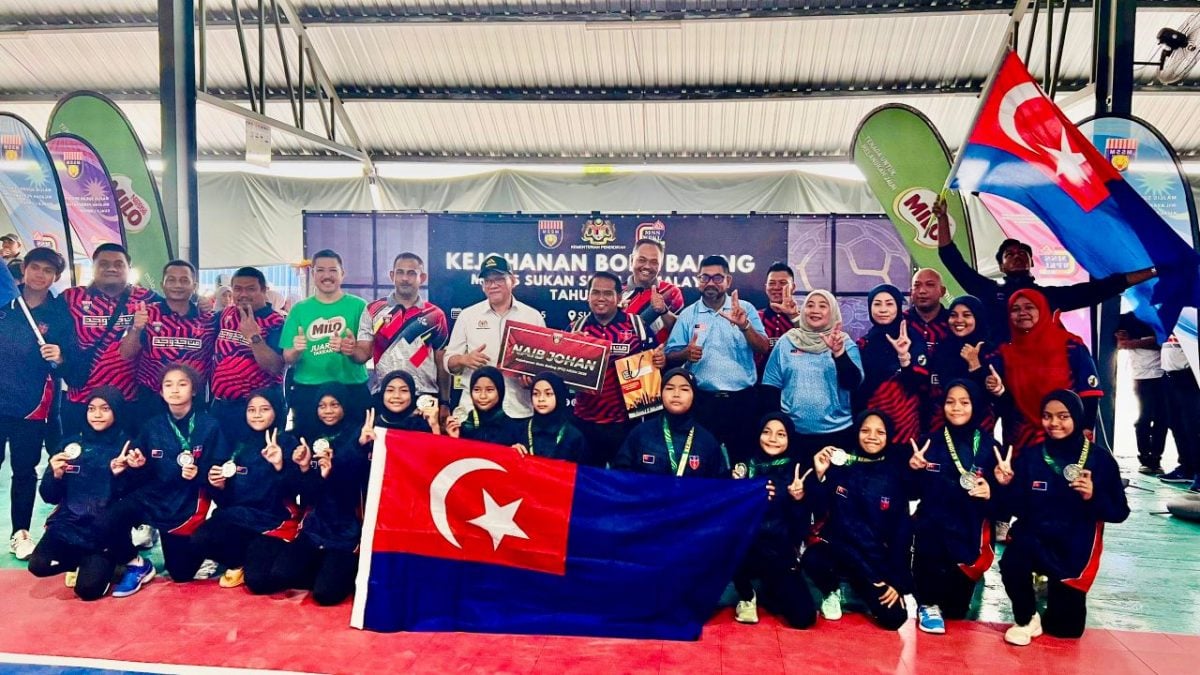 **已签发**柔:封面:辅士手球队展多元团结力量 勇夺学联赛冠军