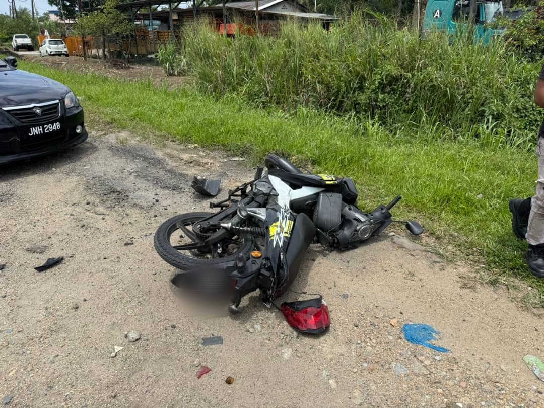 **已签发**柔：摩托出路口撞上罗里 47岁骑士当场亡