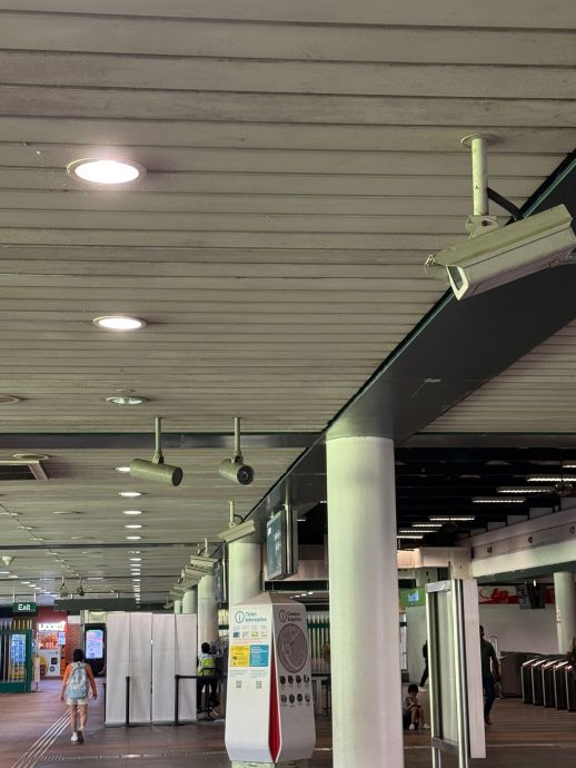 *已签发*柔:狮城二三事:涉袭胸席地熟睡女 醉汉被地铁职员制伏