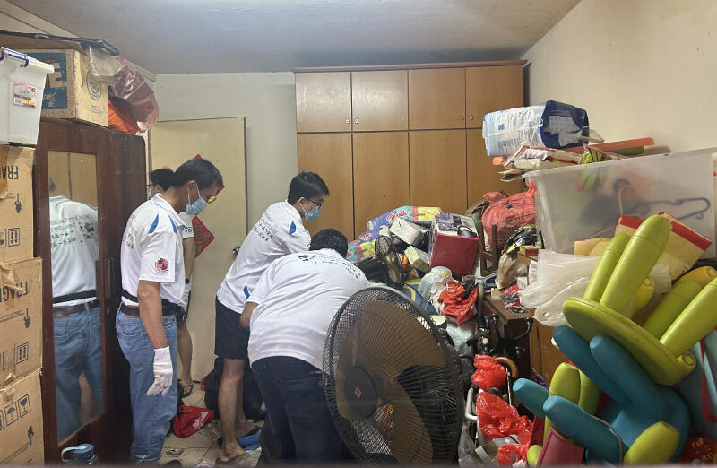 *已签发*柔:狮城二三事:垃圾屋“藏”现金 鼠咬烂1千新元钞票