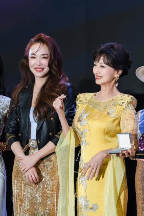 *已签发*柔:狮城二三事:赵雅芝范文芳同台 两代“白娘子”掀回忆杀