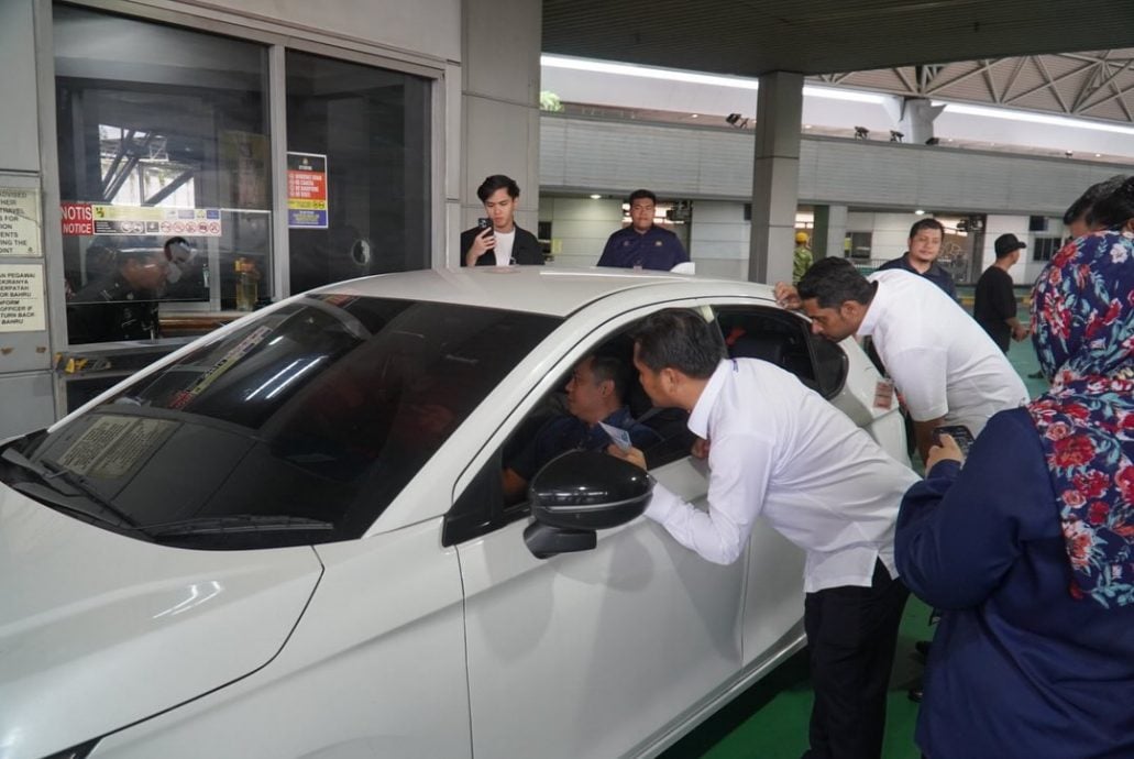 **已签发**柔:莫哈末法兹里:MyNiiSe二维码通关手机应用已进行测试