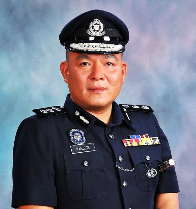 已签发//男子精神失常屋顶徘徊·警方消拯员花4小时劝下