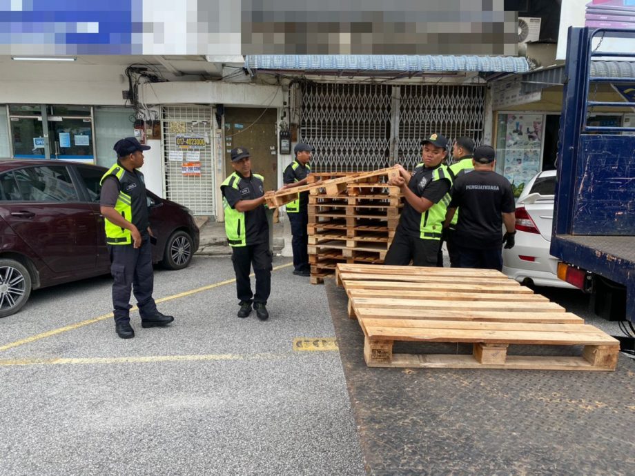 已签发（大北马）大年市议会清除占车位障碍物