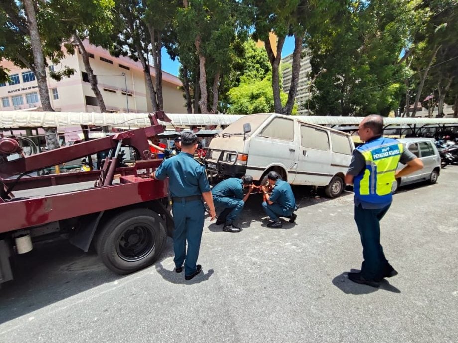 已签发(大北马)市政厅走入高楼社区 助报废汽车