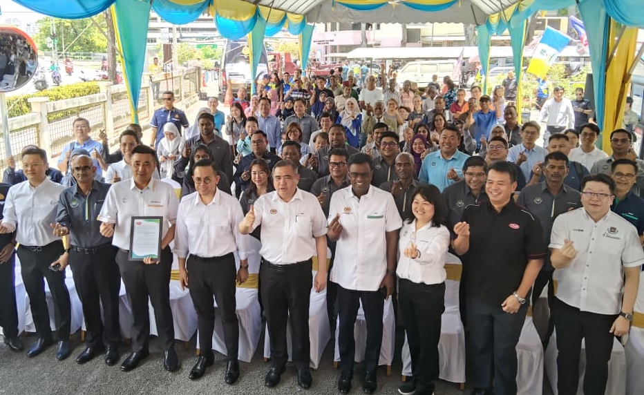 已签发(大北马)市政厅走入高楼社区 助报废汽车