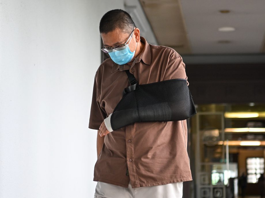 已签/帮偷渡客伪造第二家园文件 移民局官员监禁8年罚款15万