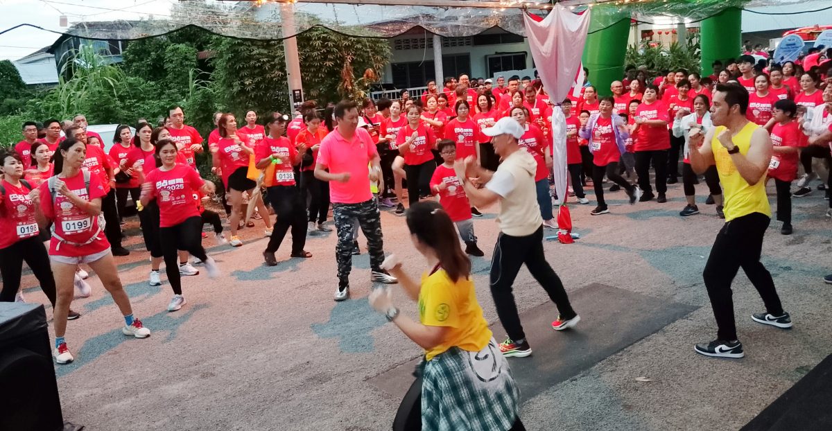 巴占趣跑超预期反应 汇聚新村正能量