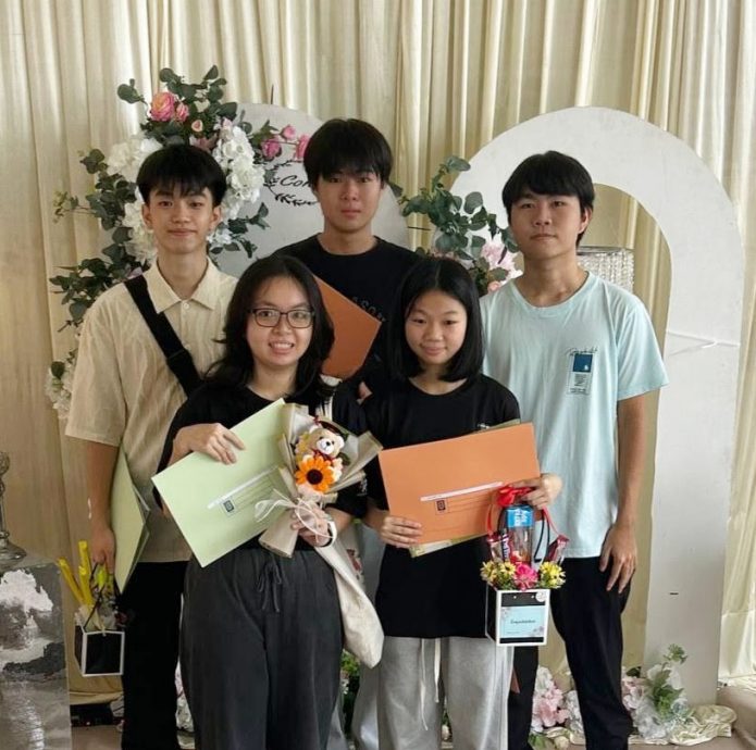 年轻人版主文（大北马）学海学记/鲁乃国中（SPM成绩放榜）