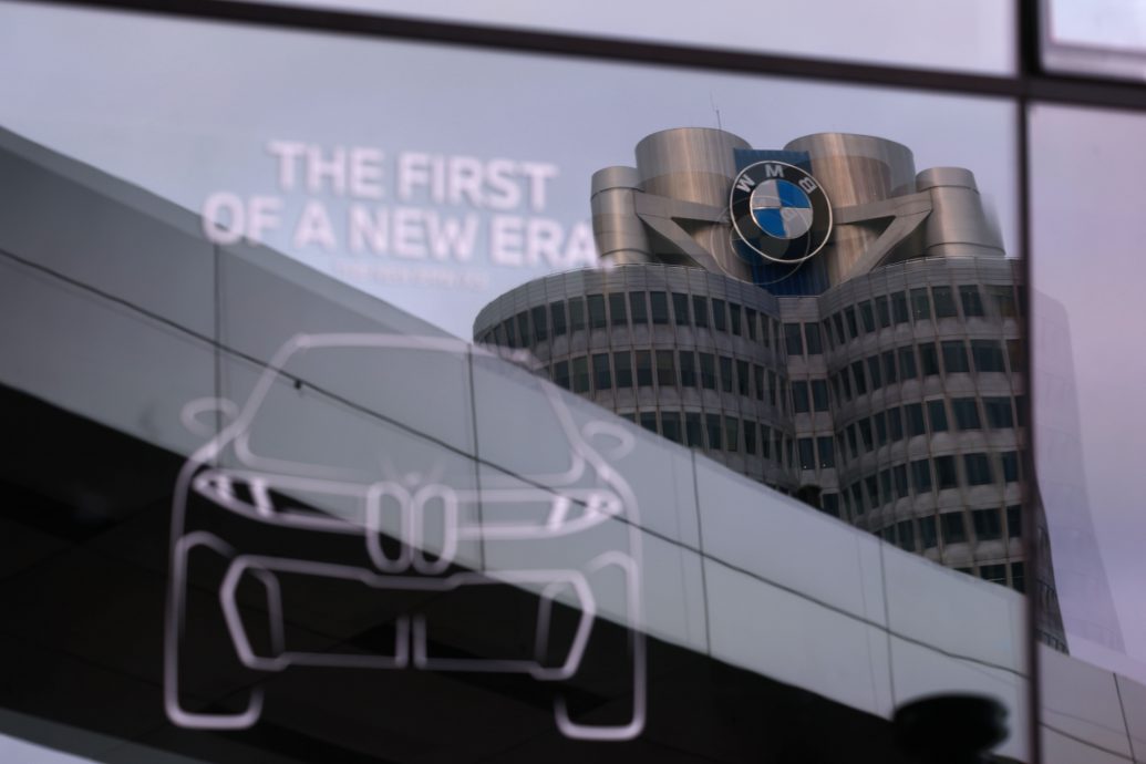 引擎起动器缺陷存起火隐患 宝马召回逾33万辆汽车