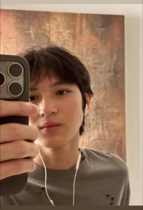 张智霖18岁儿晒正脸照 网民笑称撞样周嘉洛