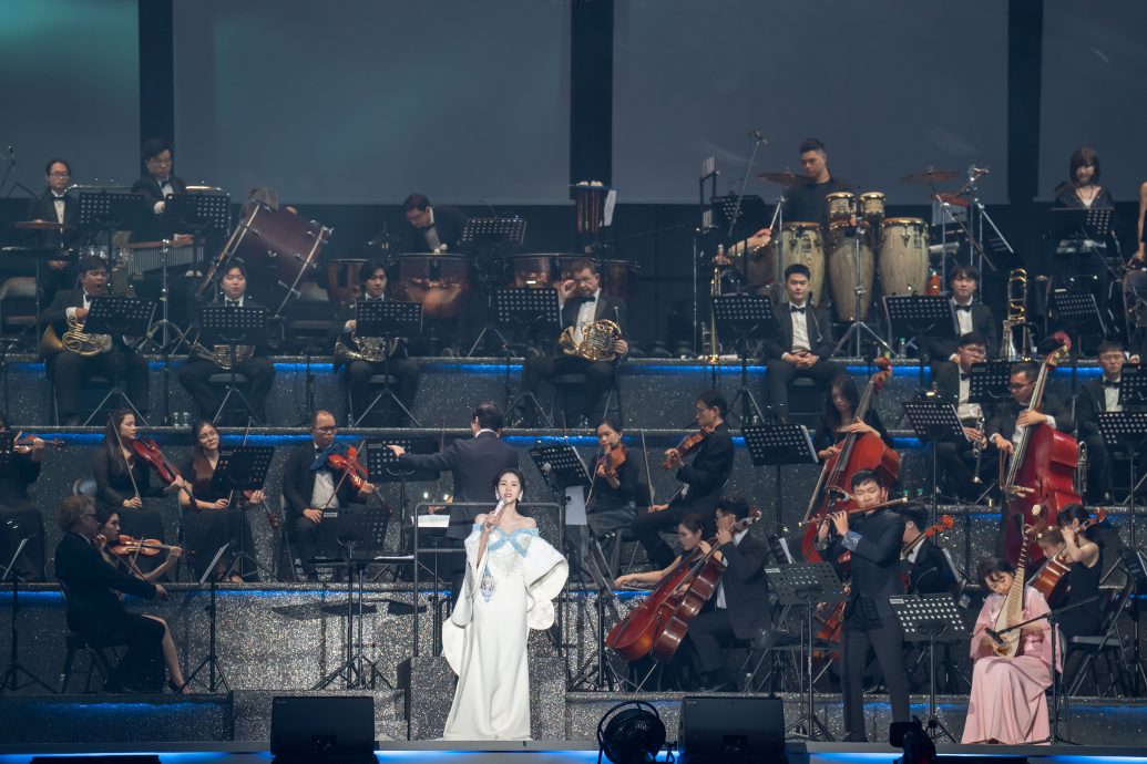 张碧晨“卖大包”歌单藏惊喜 网羡:大马晨曦吃太好