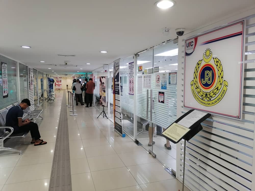 彭陆交局各分行周六、日特别开放服务柜台更新驾照,民众不知情首日反应冷淡。