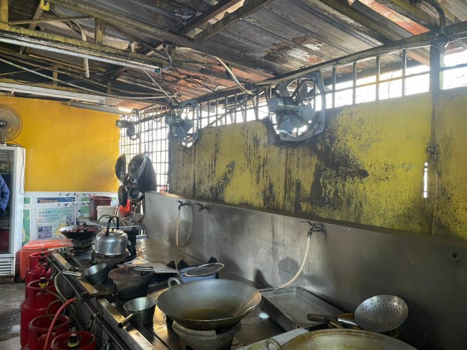 必下/(大都会)吉隆坡市政局取缔食肆以及无照营业的摊贩 1间店被开罚单和和被令关