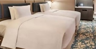 房间2千多11am就退房 网民抨:酒店4pm入住太离谱