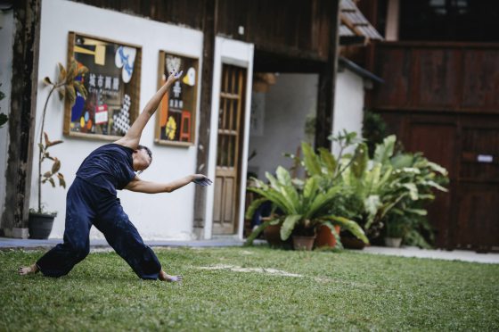 打破观演边界 超越视觉的艺术体验——《寻蓝》沉浸式舞蹈作品