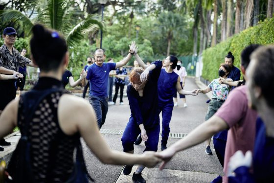 打破观演边界 超越视觉的艺术体验——《寻蓝》沉浸式舞蹈作品