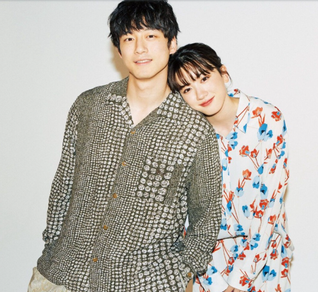 担心被追问桃色风波?坂口健太郎新片首映喊卡