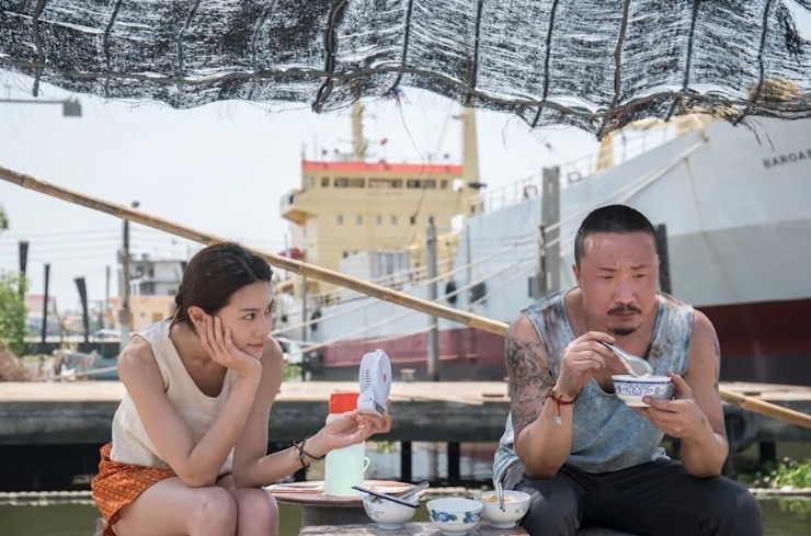 拍动作戏痣疮爆裤子溅血 郑中基完工急赴手术