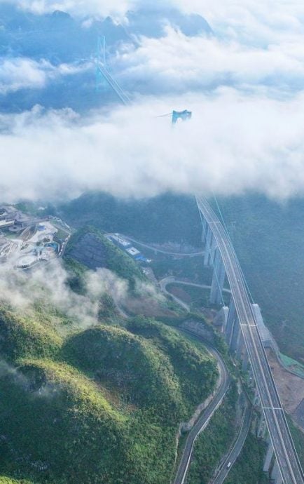 拼盘∕世界第一高桥通车 跨越“地球裂缝”2小时路程减至2分钟