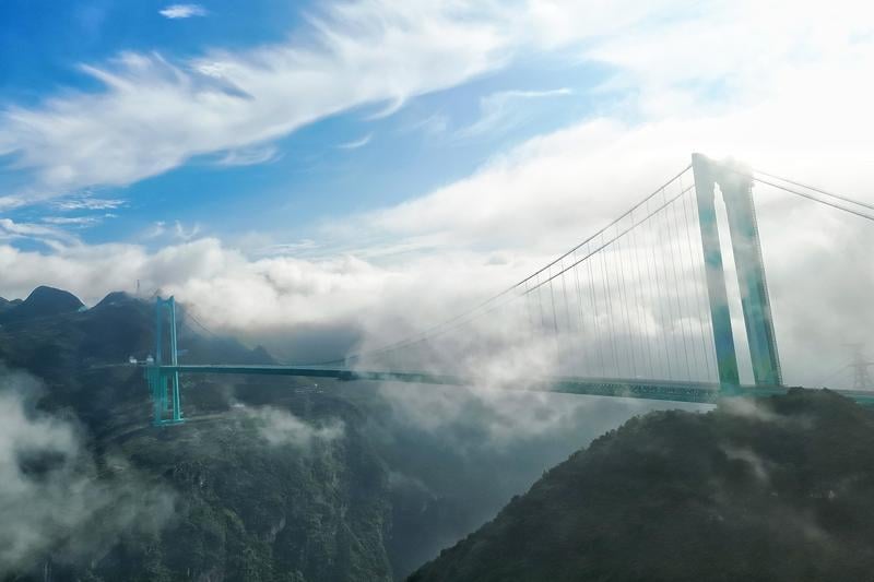 拼盘∕世界第一高桥通车 跨越“地球裂缝”2小时路程减至2分钟