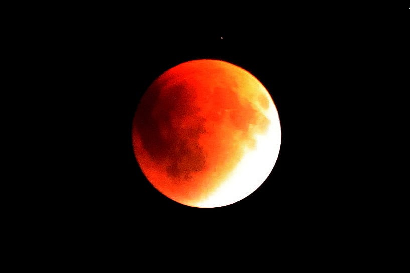 拼盘∕全球多地上演壮观月全食