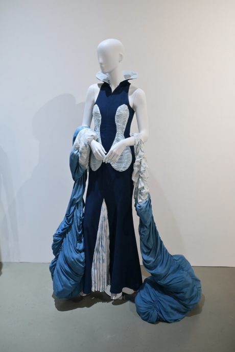 拼盘/蓝染礼服展现客家精神 台工艺师夺韩国竞赛特奖