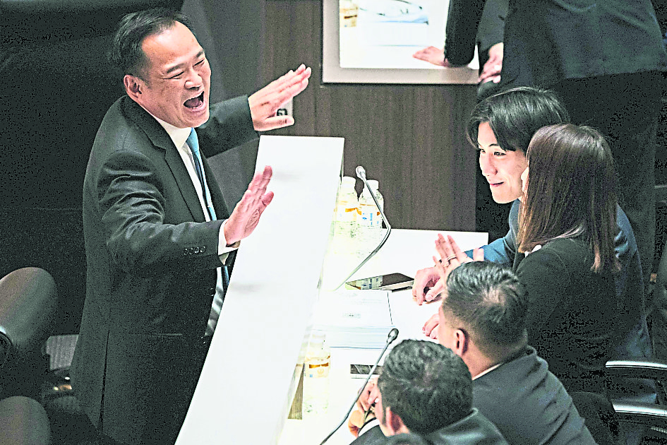 换文，二合一，此做天下事主文) 分析 与人民党各有盘算 阿努廷内阁不稳固  