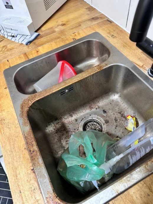 控“地狱租客”不交租不搬走 房东:他还报警反咬一口!