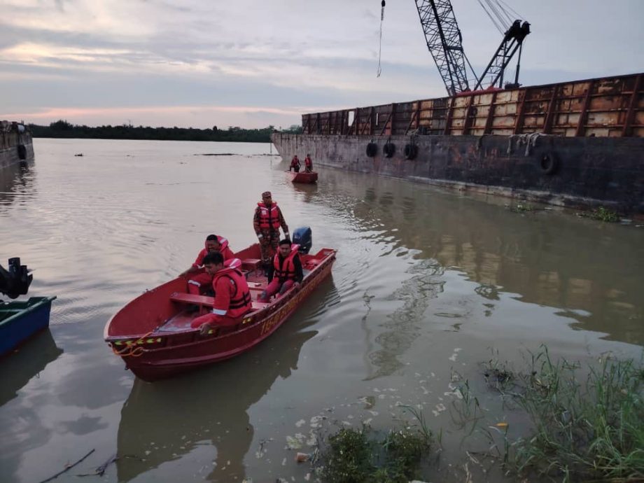 搜寻2天浮尸河面 安顺男子坠河溺毙