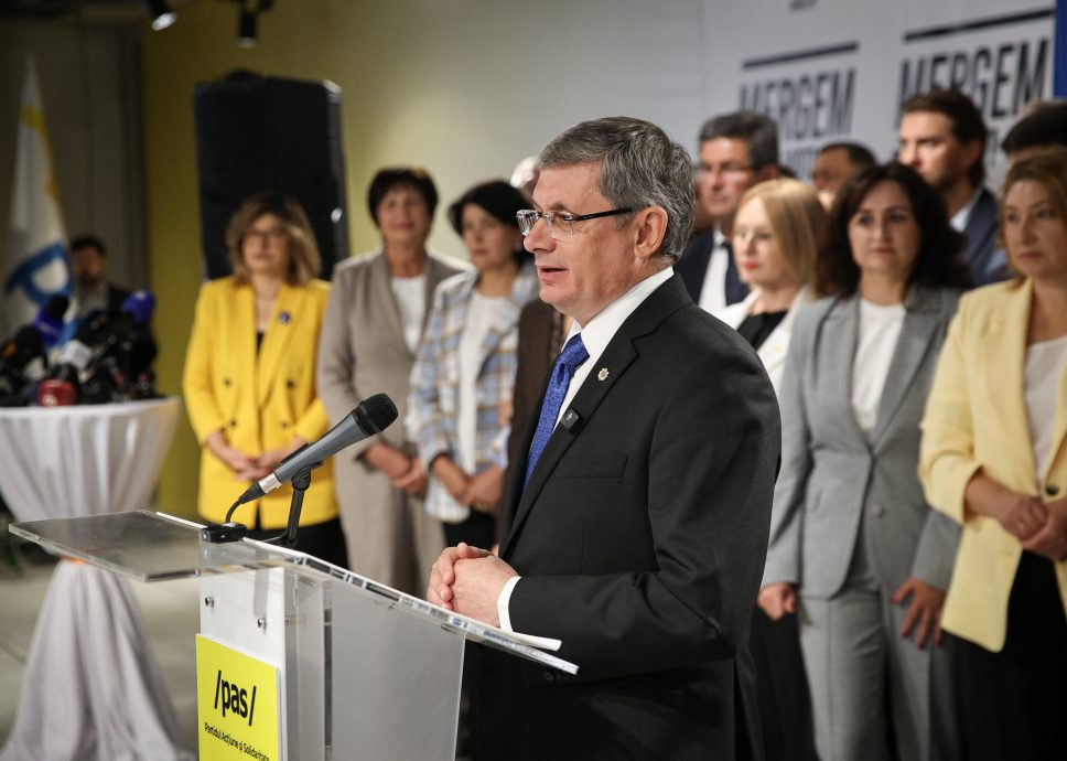 摩尔多瓦执政党“狂扫过半得票率” 击溃亲俄阵营