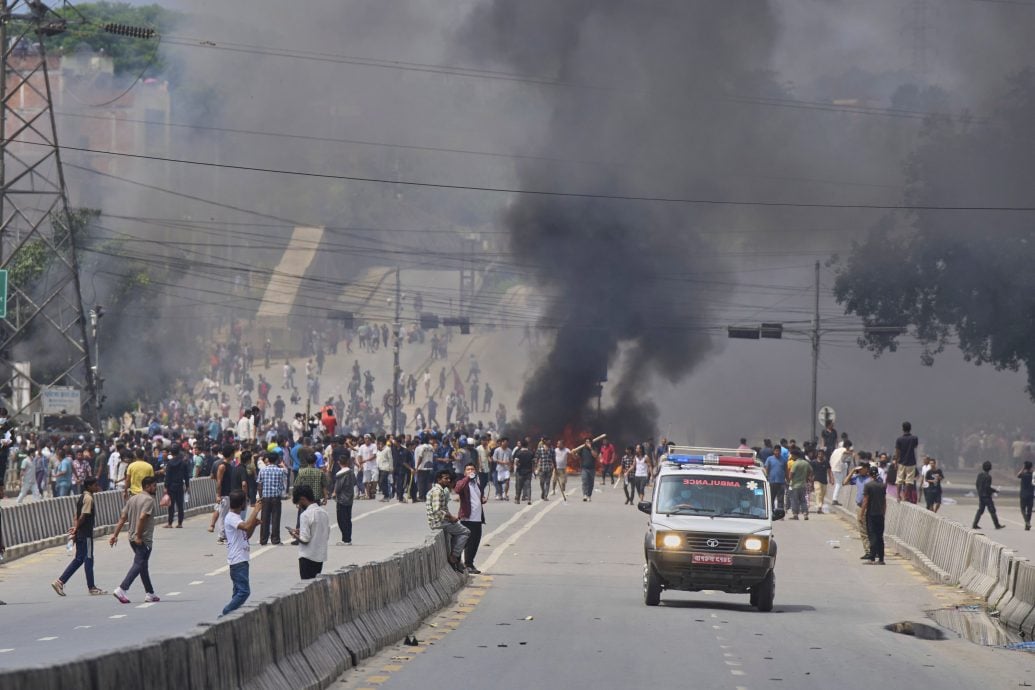 撤社媒禁令未能平民愤