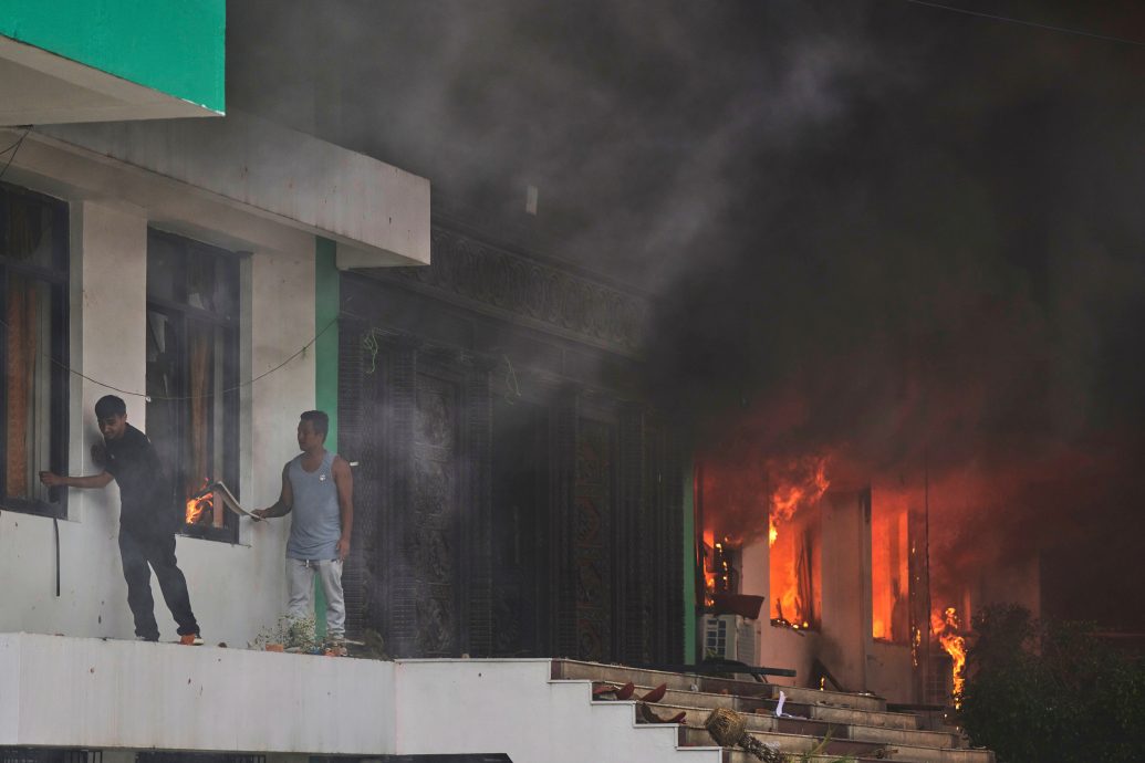 撤社媒禁令未能平民愤