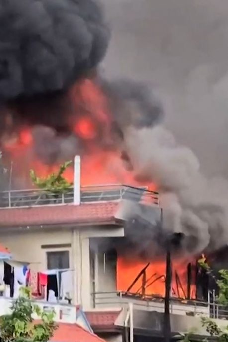 撤社媒禁令未能平民愤