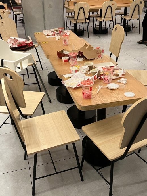 收拾餐桌是店家的责任？ 女医生言论掀热议